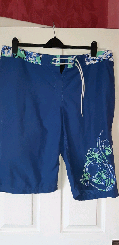 womens board shorts size 18